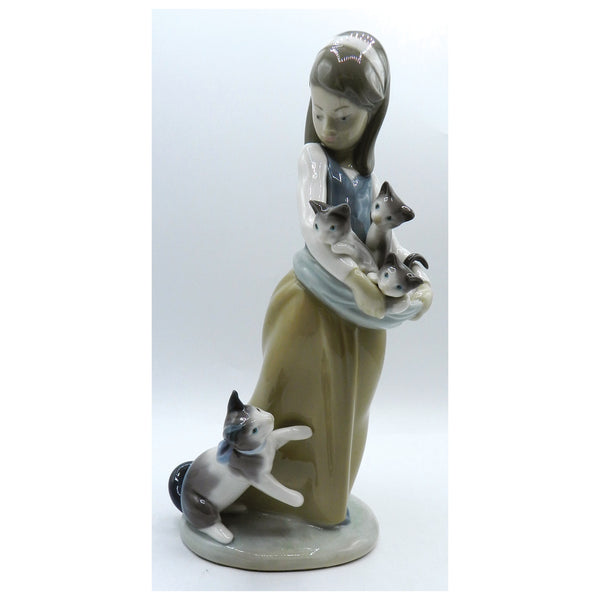 Lladro Girl with Cats 1309